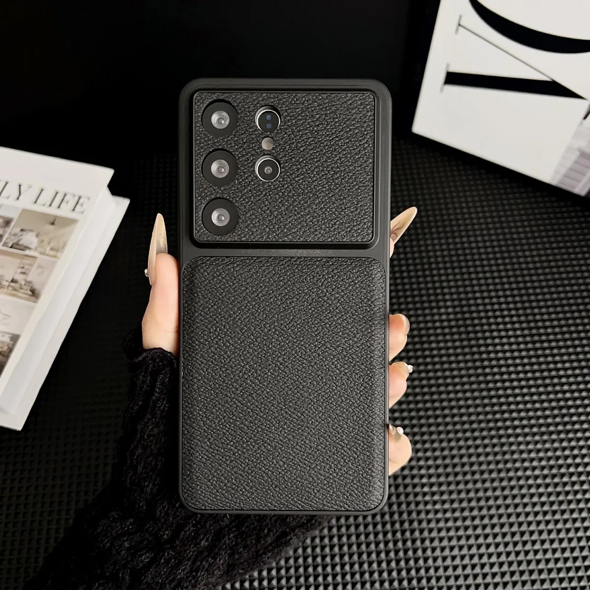 SNAPFIT Case for Samsung Galaxy S26 / S26 Ultra SNAPFIT Plain Leather Luxury Protective Cover Casing - Primary Focuss ā Border Black / S26