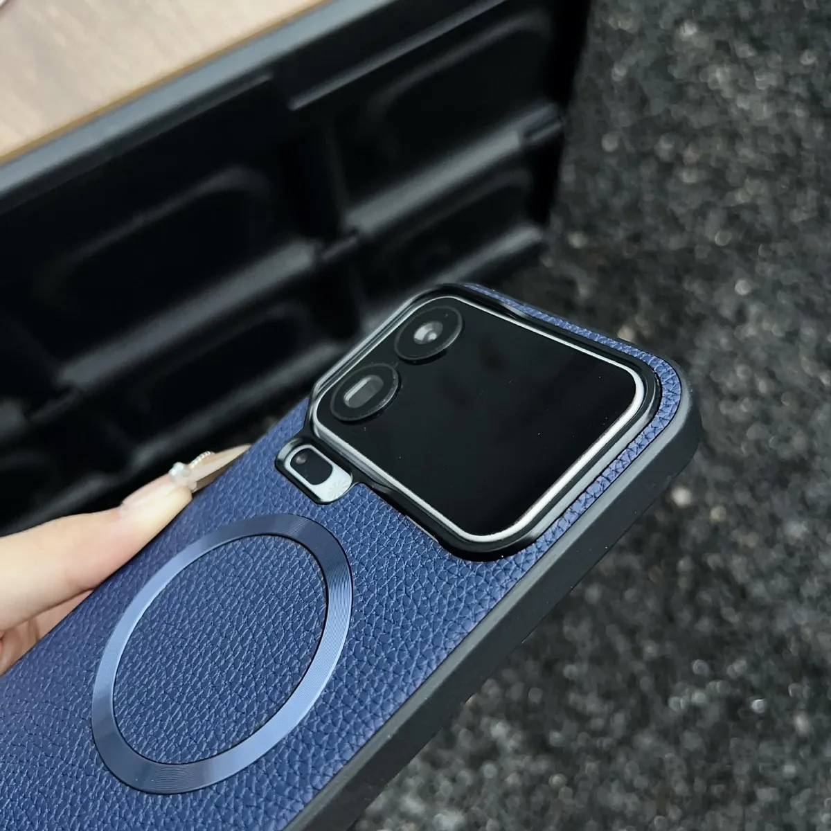 SNAPFIT Case Compatible With Xiaomi 17 Pro Max SNAPFIT Leather Litchi Grain Pattern Protective Casing — Black